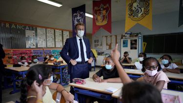 Francia regula los derechos de los alumnos transgénero en las escuelas