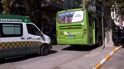 Ómnibus embistió a mujer y a su hijo de 7 años en el Centro