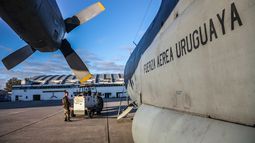 Partió un avión Hércules con 49 uruguayos hacia la Antártida para un recambio y mantenimiento de la base