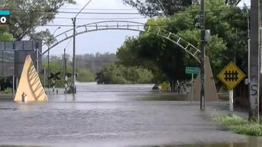 Preocupación por crecida del río en Santa Lucía