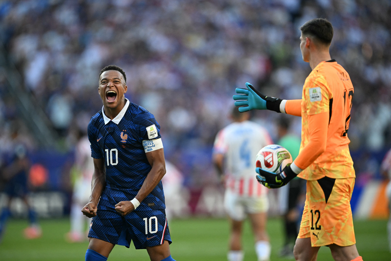 Senadora de Paraguay insultó a Mbappé en las redes; el futbolista respondió y la FFF iniciará acciones legales