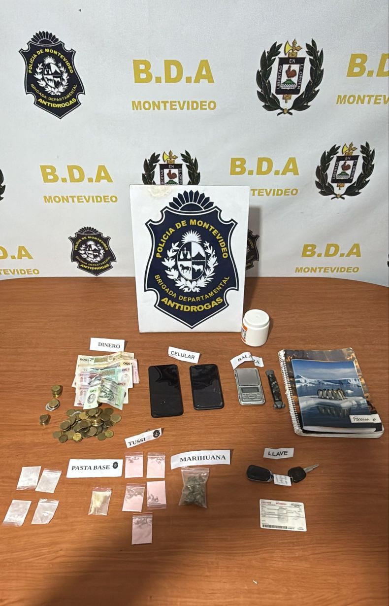 Tres Ombúes: dos detenidos sin antecedentes tras incautación de drogas y dinero en un vehículo