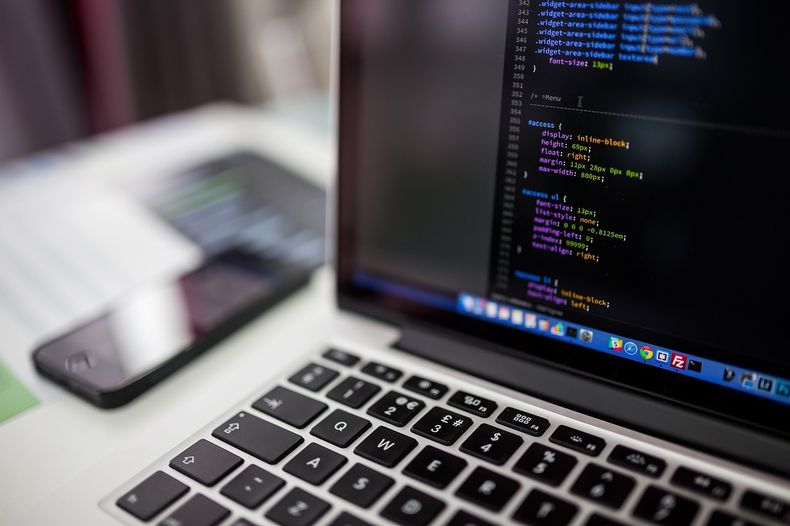 COMPUTADORA PROGRAMACION PIXABAY.jpg