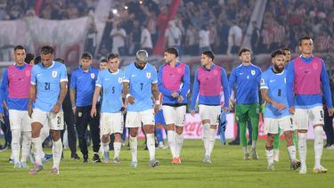 tras perder ante paraguay, la celeste cayo al quinto puesto: asi quedo la tabla de las eliminatorias