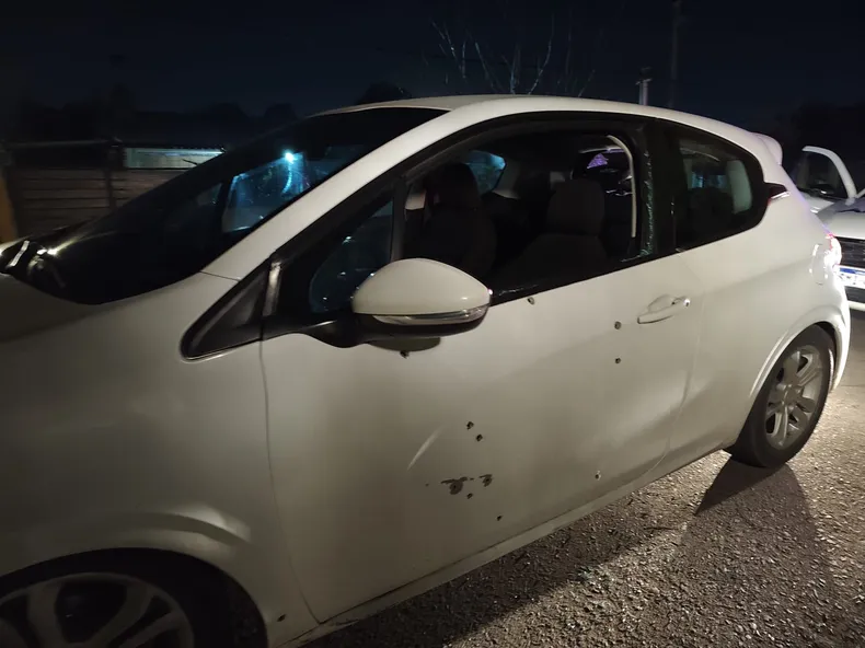 Nueva balacera en La Tablada: un automovilista resultó herido; en el auto viajaba una beba de cuatro meses