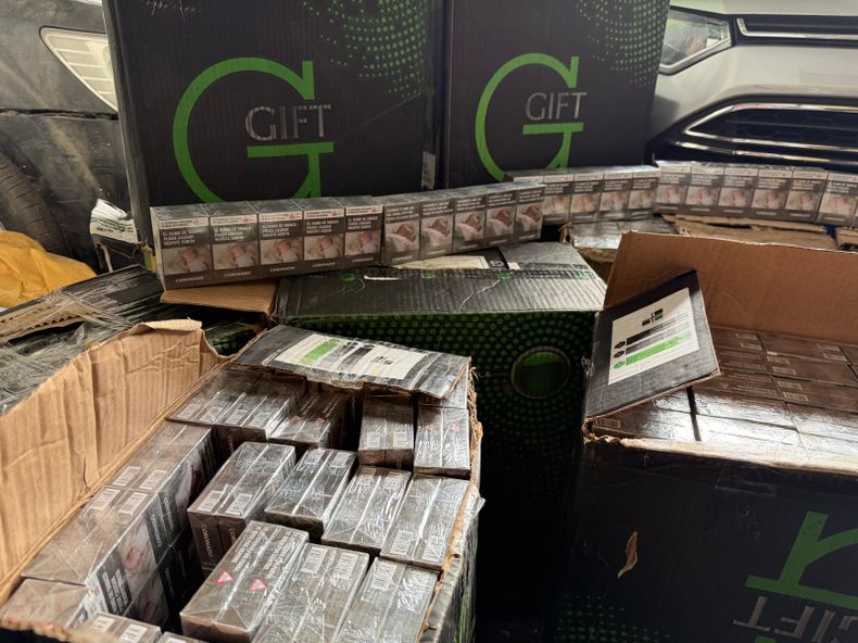 Aduanas incautó más de 213.000 cigarrillos de contrabando durante un operativo en Montevideo