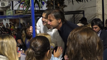 El presidente Luis Lacalle Pou estuvo en el Carnaval de Melo.
