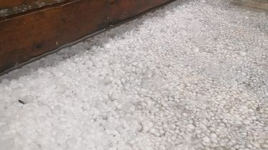 tormenta en las piedras: granizo dejo un manto blanco en algunas zonas de la ciudad