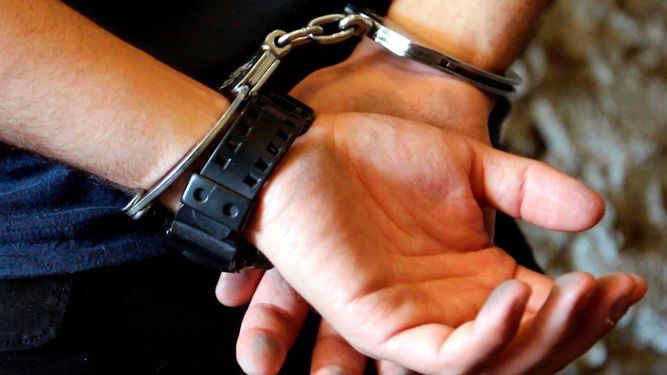 Policía detuvo a dos hombres que intentaban hurtar comercio