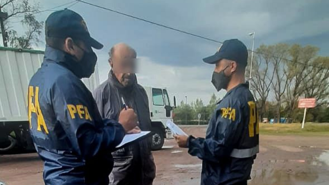 El fugitivo uruguayo fue detenido tras una investigación del departamento de Asuntos Migratorios de la Policía Federal Argentina.
