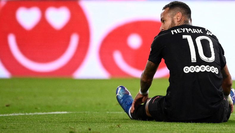 Neymar, lesionado en los aductores, baja en PSG contra Leipzig