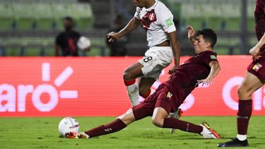 Perú vence 2-1 a Venezuela y revalida opciones de clasificar al Mundial