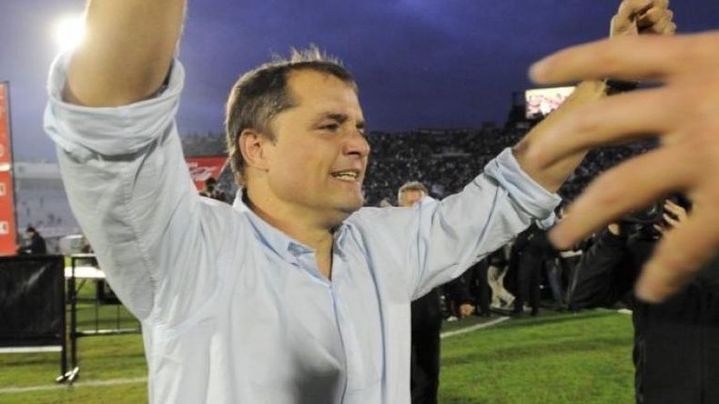 Diego Aguirre vuelve a ser entrenador de Peñarol.