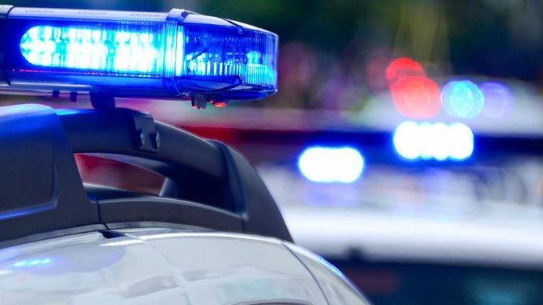Murió motociclista de 21 años tras chocar contra un auto mientras escapaba de un control policial