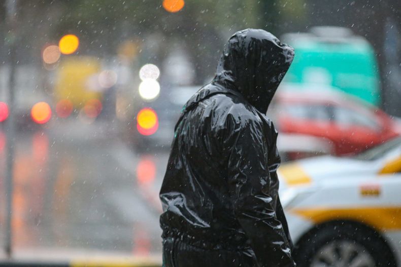 Inumet emitió alertas amarilla y naranja por tormentas en gran parte del país