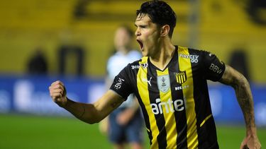 penarol derroto 3 a 1 a cerrito en el campeon del siglo