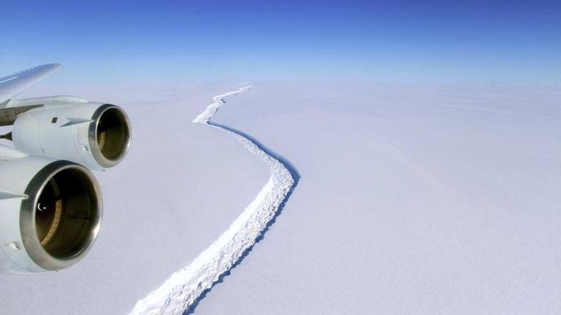 Se desprendió de la Antártida uno de los mayores icebergs