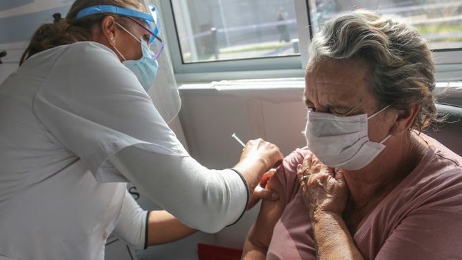 Comienza este lunes la vacunación anticovid pueblo a pueblo