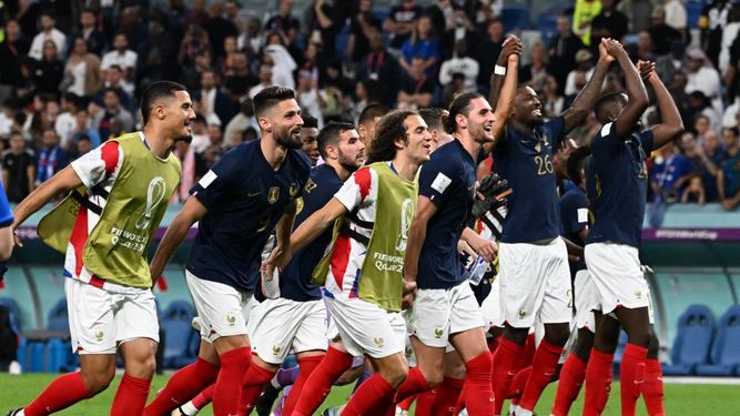 La pegada de Francia tumba a Australia, Giroud iguala el récord de Henry