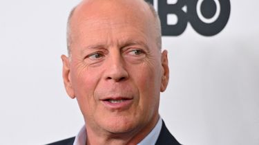 bruce willis vendio sus derechos de imagen para volver al cine