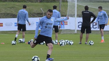 Jonathan Rodríguez convocado en lugar de Darwin Núñez.