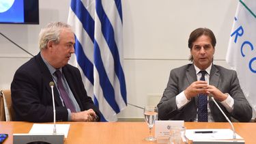Reunión del presidente Luis Lacalle Pou con Heber y la cúpula policial de Montevideo.