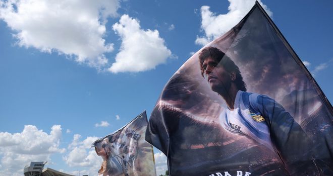 Payaso y gil: suspendieron la audiencia por la muerte de Diego Maradona por contienda entre abogados
