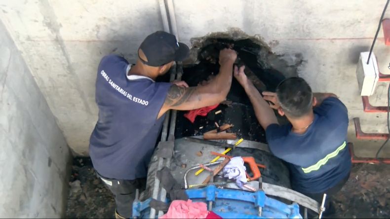 Peña: No habría afectación en aguas tras rotura de caño