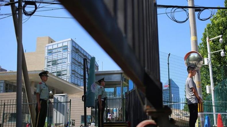 Estalló un artefacto en embajada de EE.UU. en Pekin