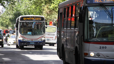 Escolares y liceales vuelven a viajar gratis en el transporte público