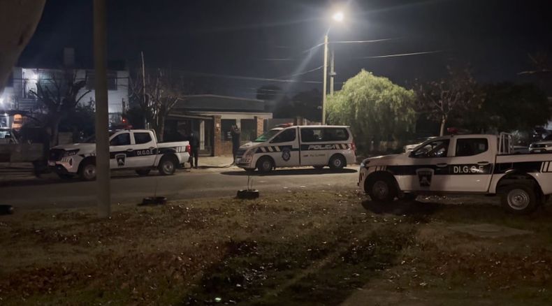Recluso fugado se atrincheró con una menor en una vivienda de Colonia y se entregó tras un operativo de horas