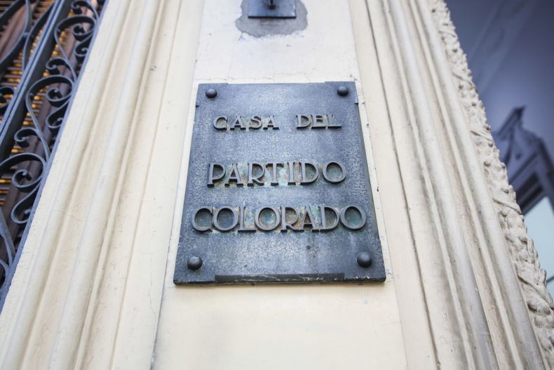 El Partido Colorado pidió al gobierno "toda la información necesaria" sobre compra de auto del presidente