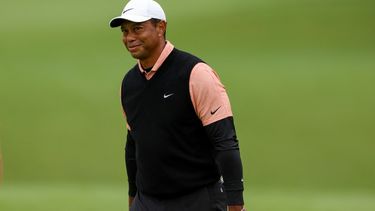tiger woods se retira del campeonato de la pga antes de ultima ronda