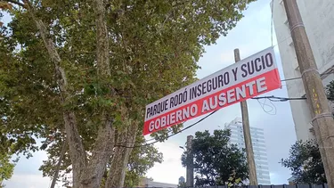 La interpelación a Carlos Negro se trasladó a las redes sociales y a las calles de Montevideo