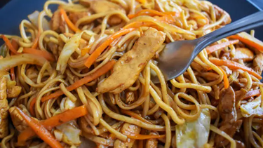 chow mein de verduras: una opcion rapida y deliciosa presentada en vamo arriba