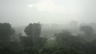 Alerta naranja por tormentas y lluvias para diez departamentos