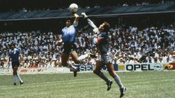 Subastan pelota del gol de la mano de Dios