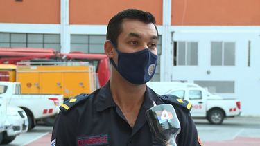 Bomberos tuvo que rescatar a seis personas de edificio en llamas