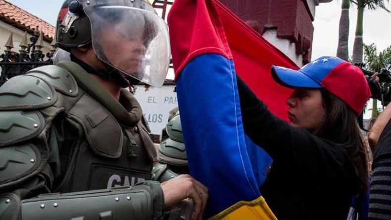 Maduro releva a la cúpula de la Fuerza Armada