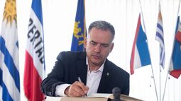 Orsi recibe cartas credenciales de varios embajadores en el Palacio Estévez