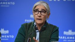 Lucía Etcheverry anunció que se estudia la viabilidad de incorporar el transporte ferroviario de pasajeros