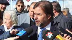 Lacalle dijo que gobierno hará todos los esfuerzos para evitar cierre de planta de FNC en Minas