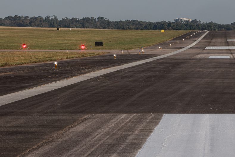 Aeropuerto de Carrasco: sistema antiniebla comenzaría a operar el viernes tras una inversión de US$20 millones