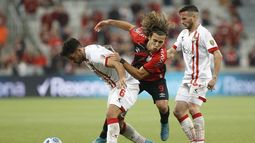 Estudiantes y Paranaense definen pase a semis este jueves en Argentina.