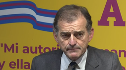 Manini Ríos: Fuerzas Armadas son un freno contra instituciones antidemocráticas