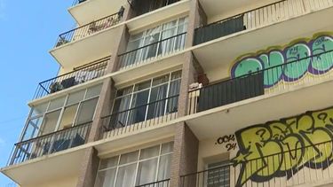 Blancos proponen multar y establecer espacios creativos para reducir daños de graffitis en Montevideo
