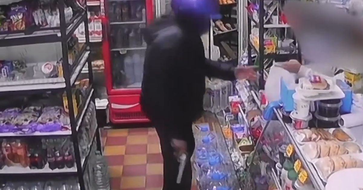 Violenta rapiña a un almacén en Salto: el delincuente apuntó con un arma al pecho de la encargada