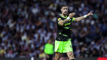 Sebastián Coates renovó con el Sporting.