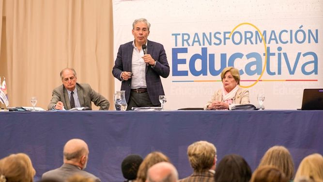 Silva negó que la reforma educativa se haya hecho a espalda de los sindicatos