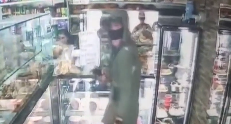 La Policía busca al autor de la rapiña a una panadería en Pérez Castellanos